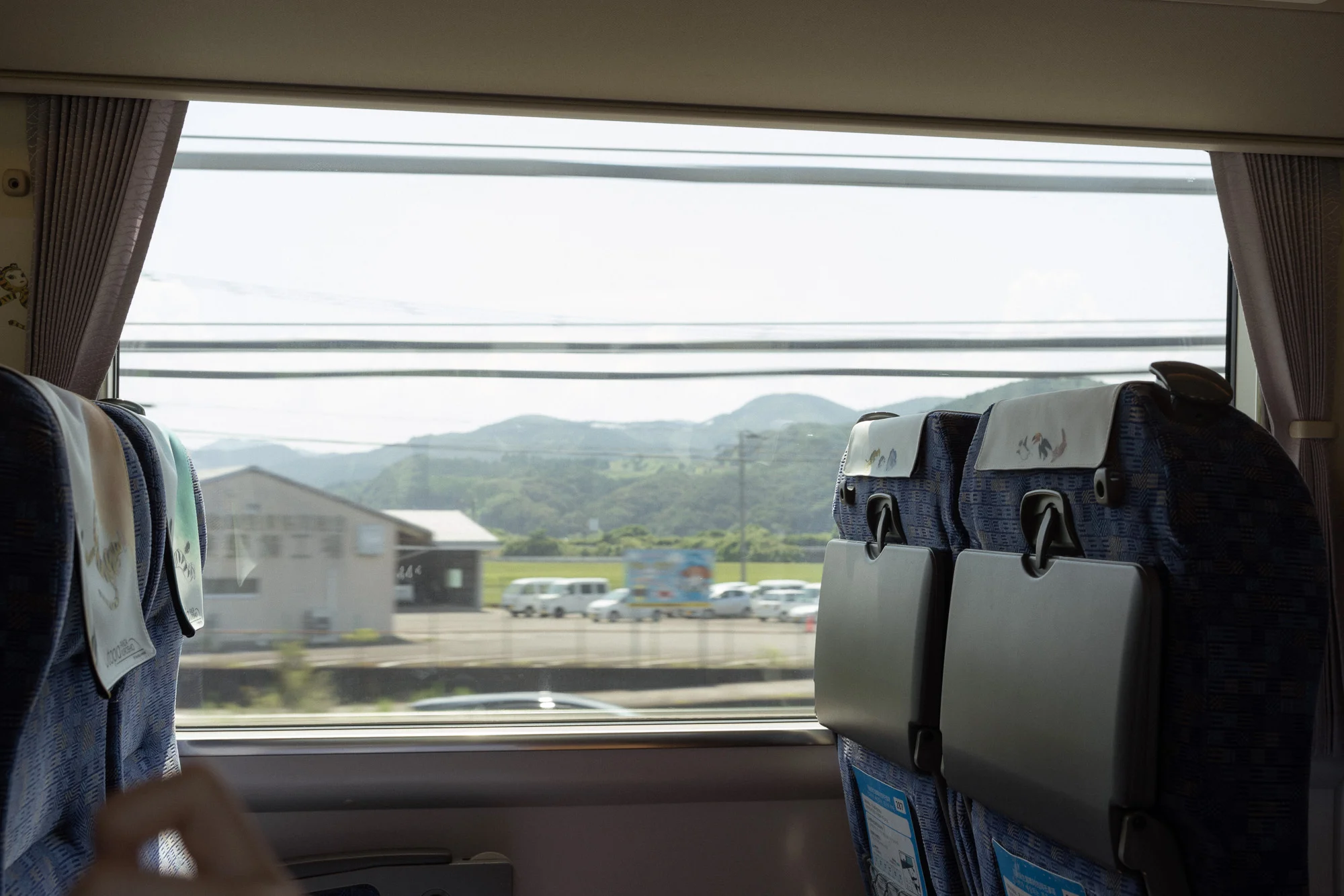 特急くろしおの車窓から見える海